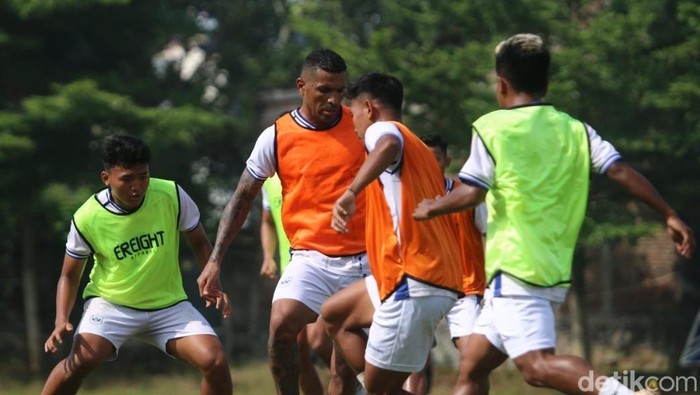 Momen sesi latihan PSIS di Lapangan Pongangan, Gunungpati, Semarang, Selasa (20/1/2026).