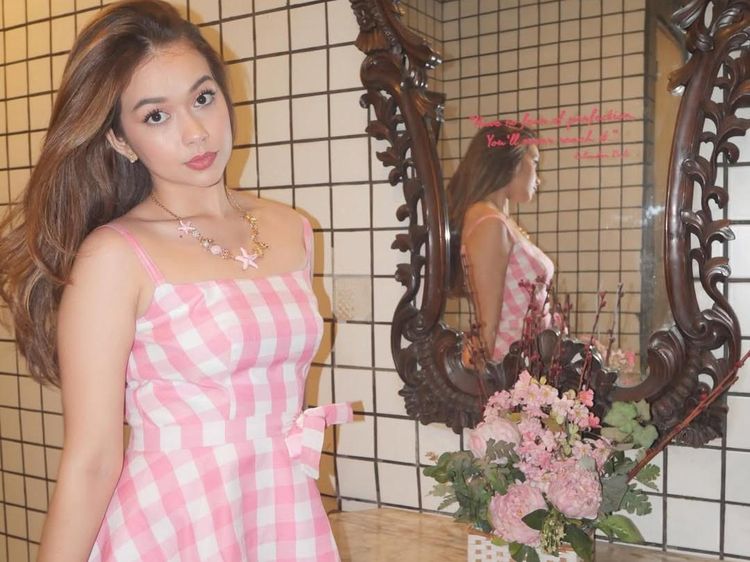 Pink Gingham Look Rebecca Klopper Bikin Auto Jatuh Hati