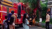Saat Parkir Liar Bikin Damkar Terhambat ke Lokasi Kebakaran