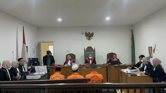 Sidang Pembuktian Terdakwa Haji Sutar Dugaan TPPU Ditunda
