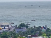 Waspada Banjir Rob-Ombak Tinggi di Pesisir Jabar Hingga 22 Januari