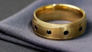 Video: Pria di Pekanbaru Pasang Cincin di Kemaluan, Berakhir Minta Bantuan Damkar