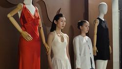 Video: Brand Fashion Lokal Ini Usung Tren Warna Terracotta-Sky Blue di 2026