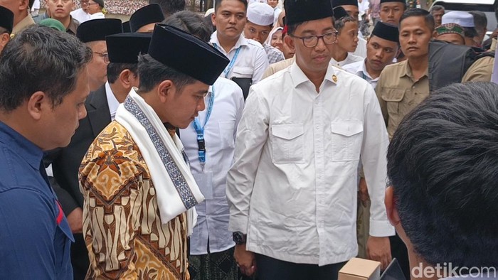 Wakil Presiden Gibran Rakabuming Raka saat berkunjung ke Ponpes Cipasung Tasikmalaya.