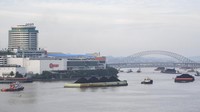 Selain untuk logistik tambang, sungai ini juga menjadi jalur transportasi vital bagi masyarakat dan perekonomian daerah. ANTARA FOTO/M Risyal Hidayat  