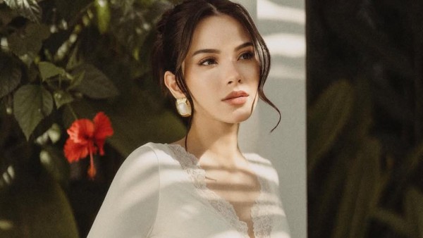 Pesona Alyssa Daguise yang Lagi Hamil 6 Bulan