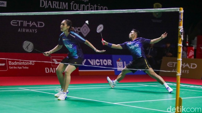 Ganda campuran Indonesia Amri Syahnawi/Nita Violina tampil menghadapi pasangan Thailand Pakkapon Teerarasakhul/Sapsiree Terattanachai pada Indonesia Masters 2026 di Istora Senayan, Jakarta, Rabu (21/1/2026).