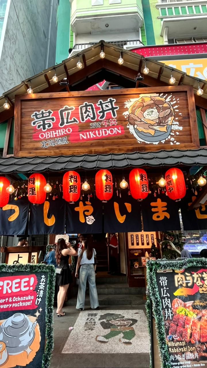 Antre Panjang Jadi Peluang, Wanita Ini Buka Jastip Antrean Nikudon Viral