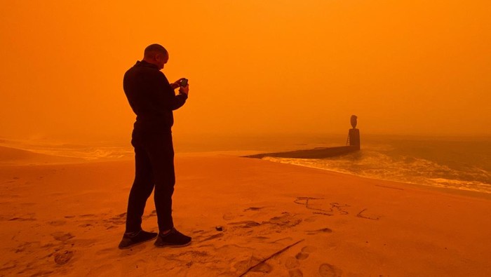 Corniche covered by dust storm in Benghazi, Libya, January 20, 2026. REUTERS/Esam Omran Al-Fetori       TPX IMAGES OF THE DAY