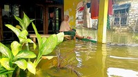 Sehingga ribuan rumah warga di lima kecamatan masih terendam.