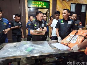 Jenazah Ketiga Korban Jatuhnya Pesawat ATR 42-500 Diserahkan ke Tim DVI