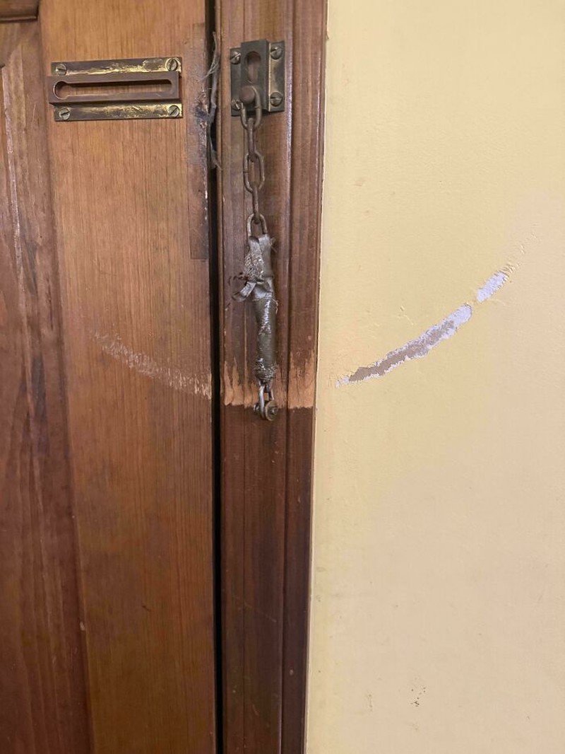 Benda Rusak Dimakan Usia