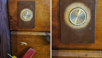 Tombol bel ini dikelilingi bekas sentuhan tangan selama bertahun-tahun, menciptakan lingkaran keausan alami. Foto: Boredpanda