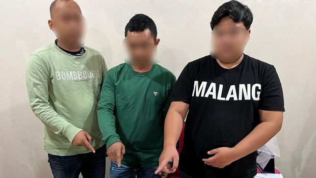 BNNP DKI Jakarta menangkap tiga tersangka terkait pengiriman 1,028 Kg sabu dari Binjai, Sumut. Ketiganya ditangkap di dua lokasi berbeda, pada Selasa (20/1/2026).