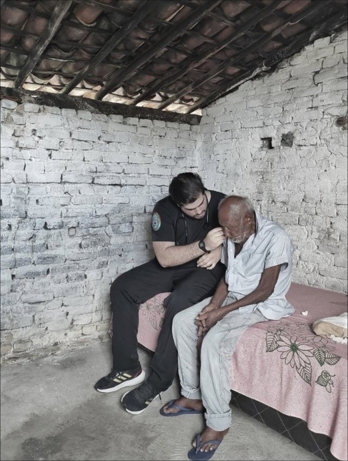 Bukan Uang! Dokter Ini 'Dibayar' pakai Ayam hingga Sayur oleh Pasien