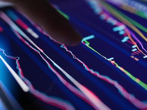 IHSG Stagnan di 9.134, KEEN Kunci Kontrak Listrik Surya-BUVA Mau Tambah Modal