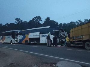 Data Korban Tabrakan Beruntun 2 Bus DAMRI Vs Truk Pupuk di Sanggau