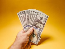 Rupiah Nyaris Sentuh Rp 17 Ribu per Dolar AS