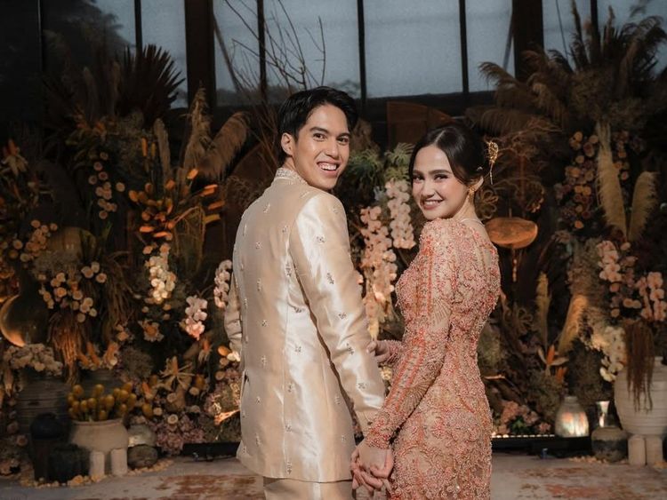 Kebahagiaan El Rumi dan Syifa Hadju Usai Lamaran