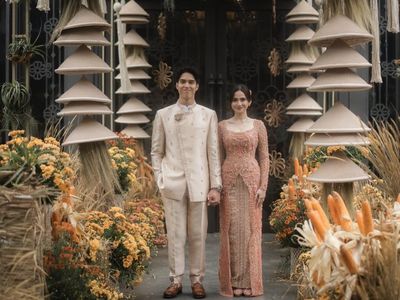 Foto-foto Lamaran El Rumi dan Syifa Hadju