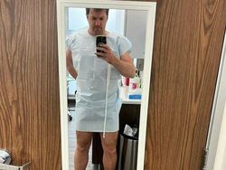 Deretan Foto Kocak Masalah Hidup Orang Tinggi, Asli Relate Banget!