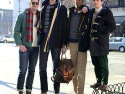 Deretan Foto Kocak Masalah Hidup Orang Tinggi, Asli Relate Banget!