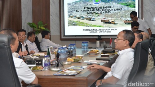 Gubernur NTB Lalu Muhamad Iqbal bersama Wali Kota Mataram dan Bupati Lombok Barat Lalu Ahmad Zaini rapat bahas pengembangan TPA Regional Kebon Kongok, Rabu (21/1/2026).