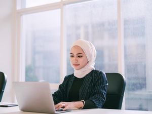 Daftar Pekerjaan dengan Gaji Minimal Rp 100 Juta di Indonesia