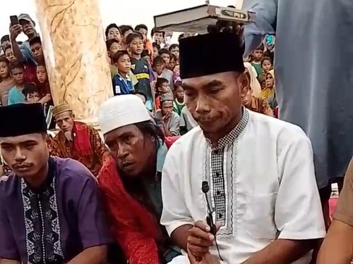 Jamrud, warga Desa Sangiang, Kecamatan Wera, Kabupaten Bima, NTB, melakukan sumpah mubahalah, Rabu (21/1/2026). (Dok. pribadi Furkan)