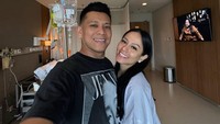 Jessica Juliantiano blak-blakan begitu mencintai Boris Bokir di Instagram. Hal itu terjadi atas tindakan bintang film Agak Laen tersebut saat dirinya sakit. (Foto: dok Instagram jessicajuliantiano)