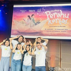 Musikal Perahu Kertas Tampil Beda, Set Panggung Konsep Berputar