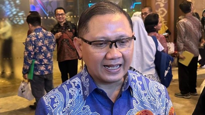 Kepala Dinas Pendidikan Jawa Timur Aries Agung Paewai
