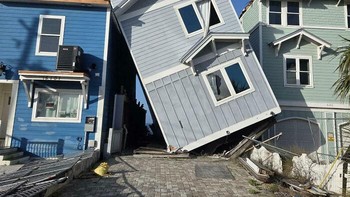 Nggak ngerti kenapa bisa begini. Foto: PiBrickShop via Bored Panda