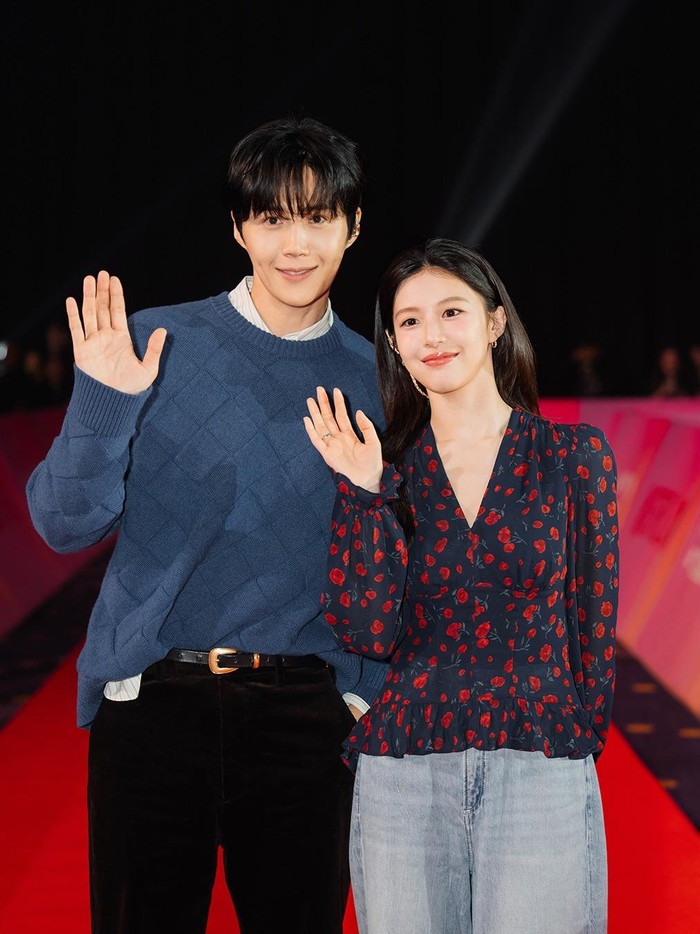 Kim Seon Ho dan Go Youn Jung