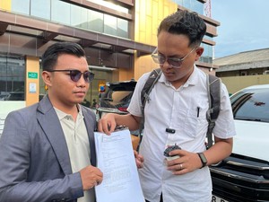 Dinilai Hina Ibadah Salat, Pandji Pragiwaksono Dilaporkan ke Polda Jatim