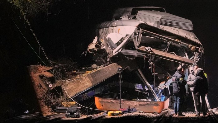 Kereta Tabrak Dinding di Spanyol, 1 Orang Tewas-Puluhan Luka