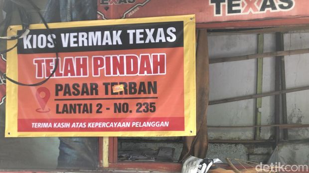 Lapak jasa permak jeans dan sol sepatu di sepanjang Jl Dr Sardjito direlokasi ke Pasar Terban Lapak jasa permak jeans dan sol sepatu di sepanjang Jl Dr Sardjito direlokasi ke Pasar Terban, Kota Jogja. Foto diambi Rabu (21/1/2026)
