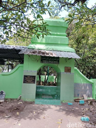 Makam Sayyid Ali Asghor Basyaiban di Sidosermo Surabaya yang telah ditetapkan sebagai cagar budaya