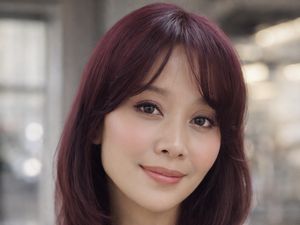 Ikut Tren Hair Color 2026, Ini Hasil Coloring Cherry Red di Salon Urban Roots