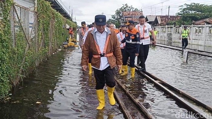 Menhub Sebut 85% Perjalanan Kereta Pulih Usai Terdampak Banjir