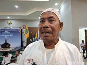 Kisah Penjaga TPA Kebon Kongok Dapat Umrah Gratis Usai 33 Tahun Mengabdi