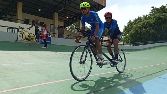 Ilustrasi - Atlet para balap sepeda Indonesia berlatih untuk persiapan menghadapi ASEAN Para Games Thailand 2025, di Velodrome Manahan, Solo, Jawa Tengah, Selasa (13/1/2026). ANTARA/Donny Aditra