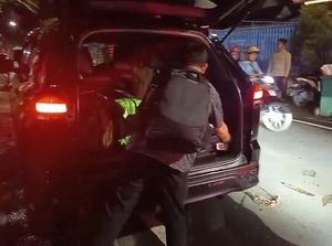 KPK Bawa Satu Koper Usai Geledah Rumah Wali Kota Madiun
