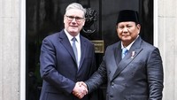 Presiden Prabowo Subianto bertemu dengan Perdana Menteri Inggris Keir Starmer di Downing Street 10, London, Inggris, Kemarin. ANTARA FOTO/GALIH PRADIPTA