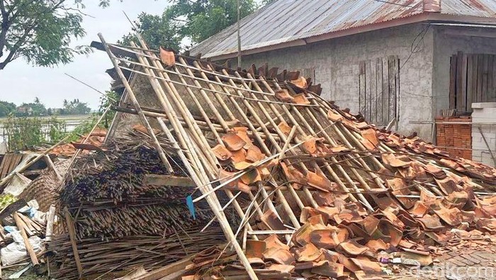 Puluhan Rumah Hancur Imbas Bencana di Karawang, DPRKP Segera Perbaiki