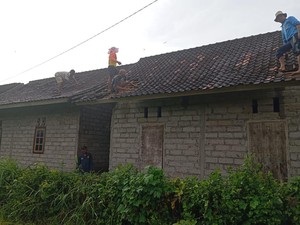 Puting Beliung Terjang Jembrana, Puluhan Rumah dan Palinggih Rusak