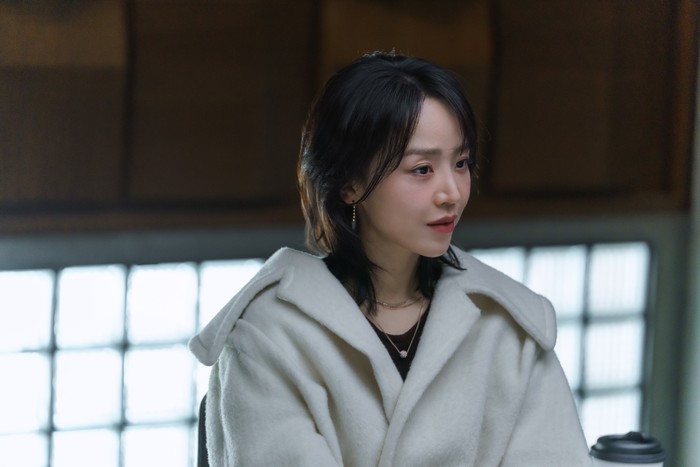 Penampilan Shin Hae Sun dalam drakor Netflix terbaru 2026 The Art of Sarah.