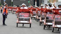 Sebanyak 200 unit becak listrik bantuan Presiden disalurkan kepada pengemudi becak lanjut usia. ANTARA FOTO/Umarul Faruq