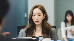 Buat drakor Sirens Kiss ini Park Min Young ngaku harus menurunkan berat badannya secara drastis. Begini penampilannya saat pembacaan naskah perdana. (Foto: dok. tvN)