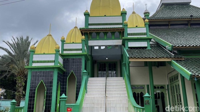 Suasana Masjid An Nur Ahmadiyah Manislor Kuningan